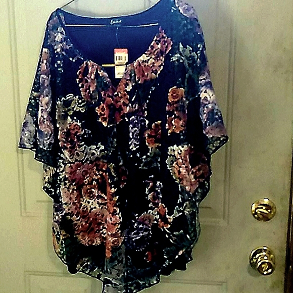 Simply Emma Tops - Ladies lace top NWT
